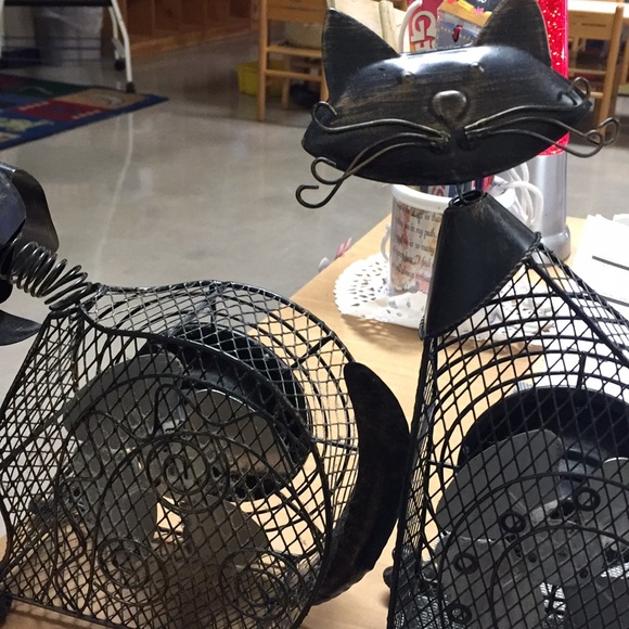 One Electric small Cat & Dog Desk Top Fans ! - Picture 4 of 8